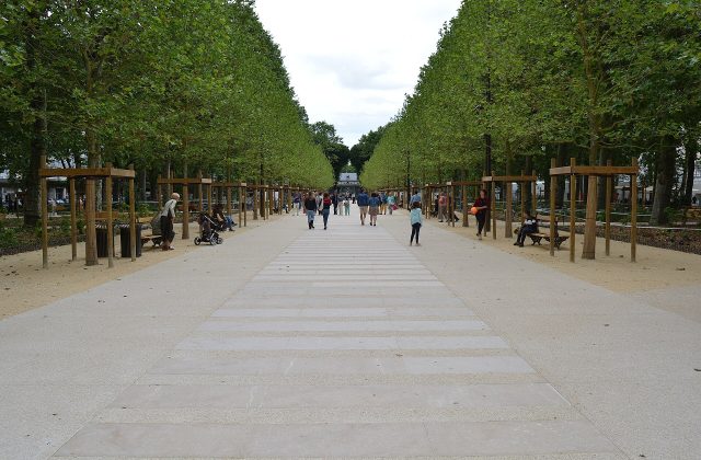 L’allée centrale du parc des Sources à Vichy